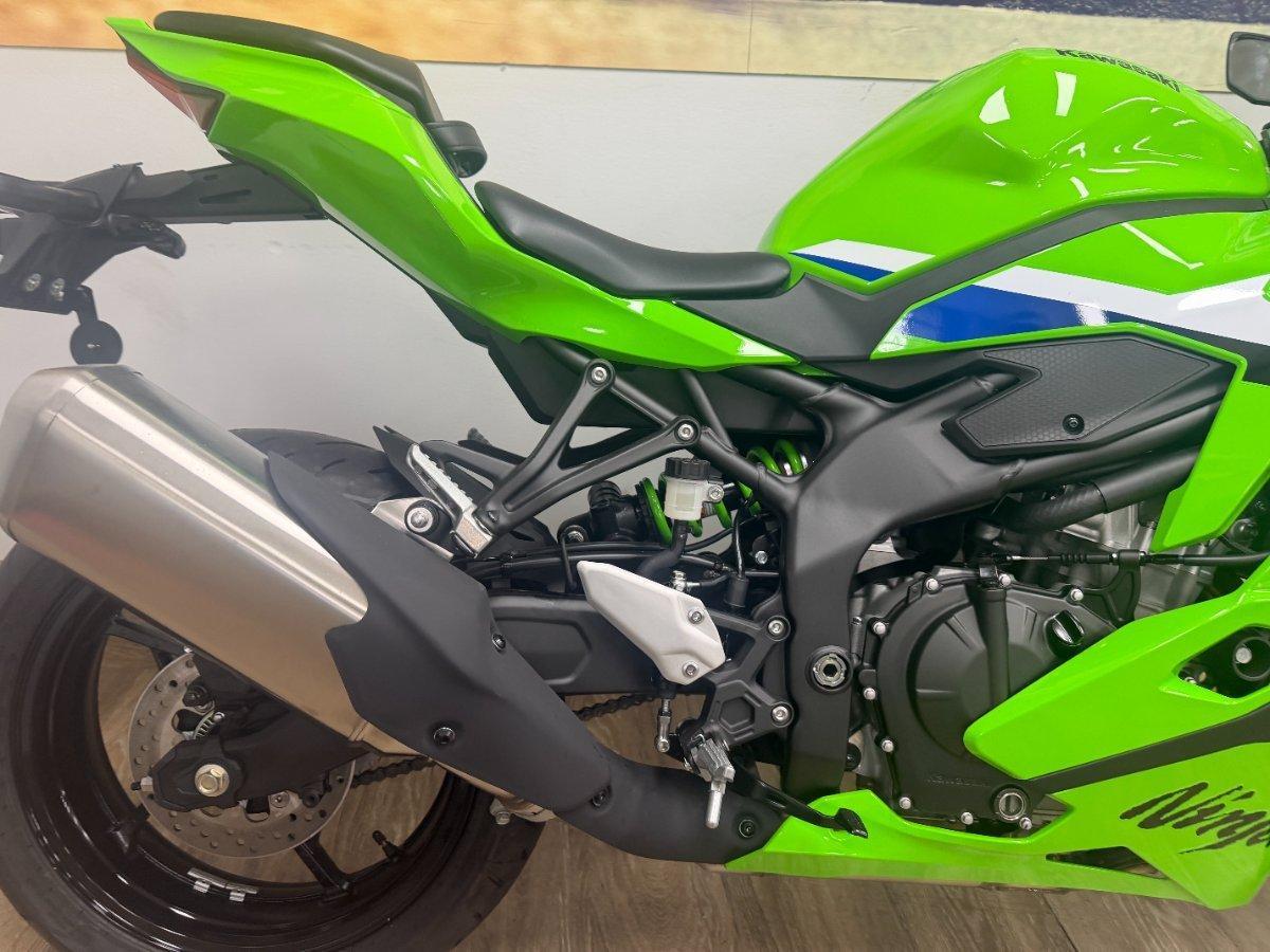 2026 KAWASAKI NINJA 400 ZX-4RR KRT SPORTS