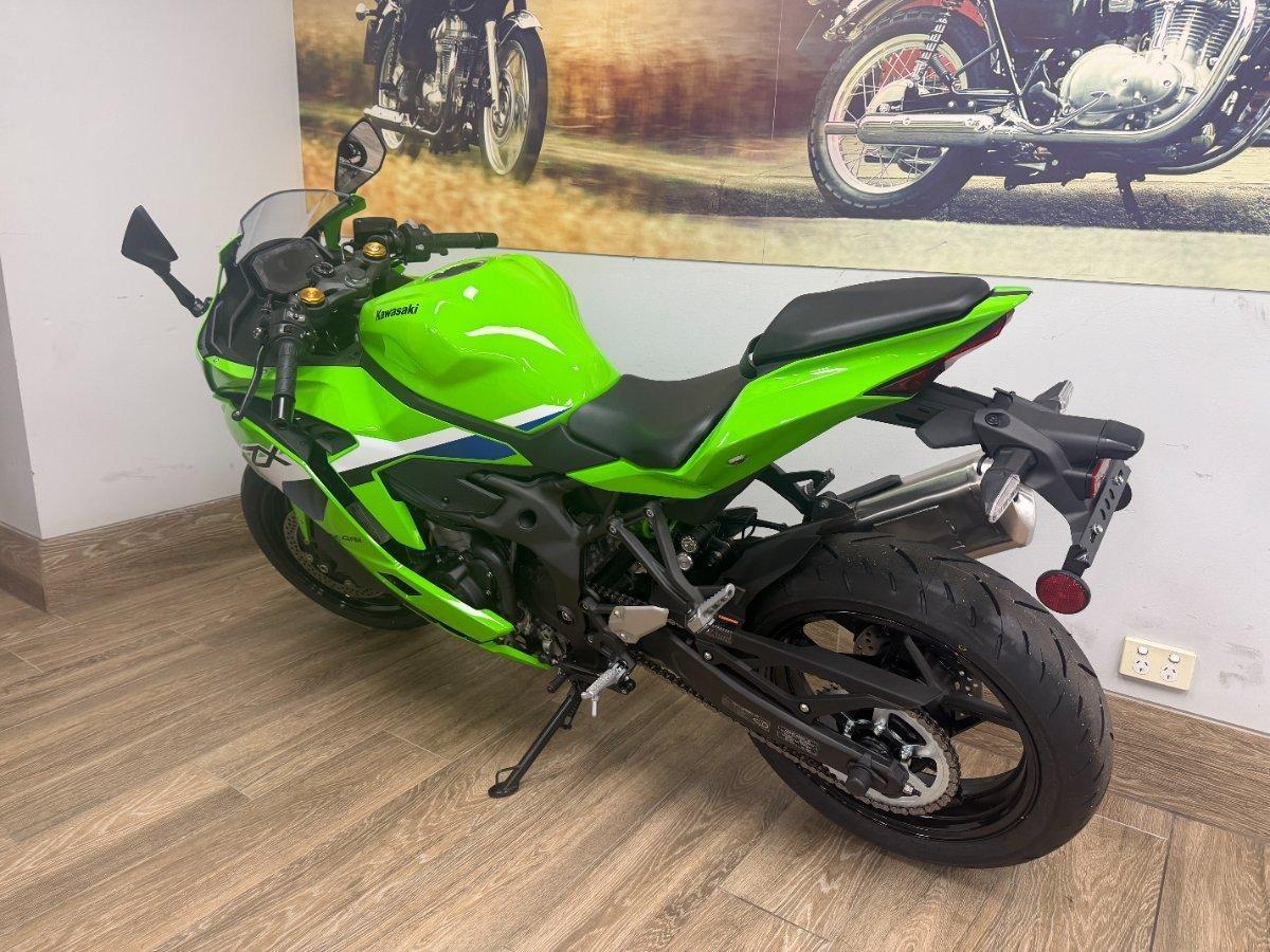 2026 KAWASAKI NINJA 400 ZX-4RR KRT SPORTS