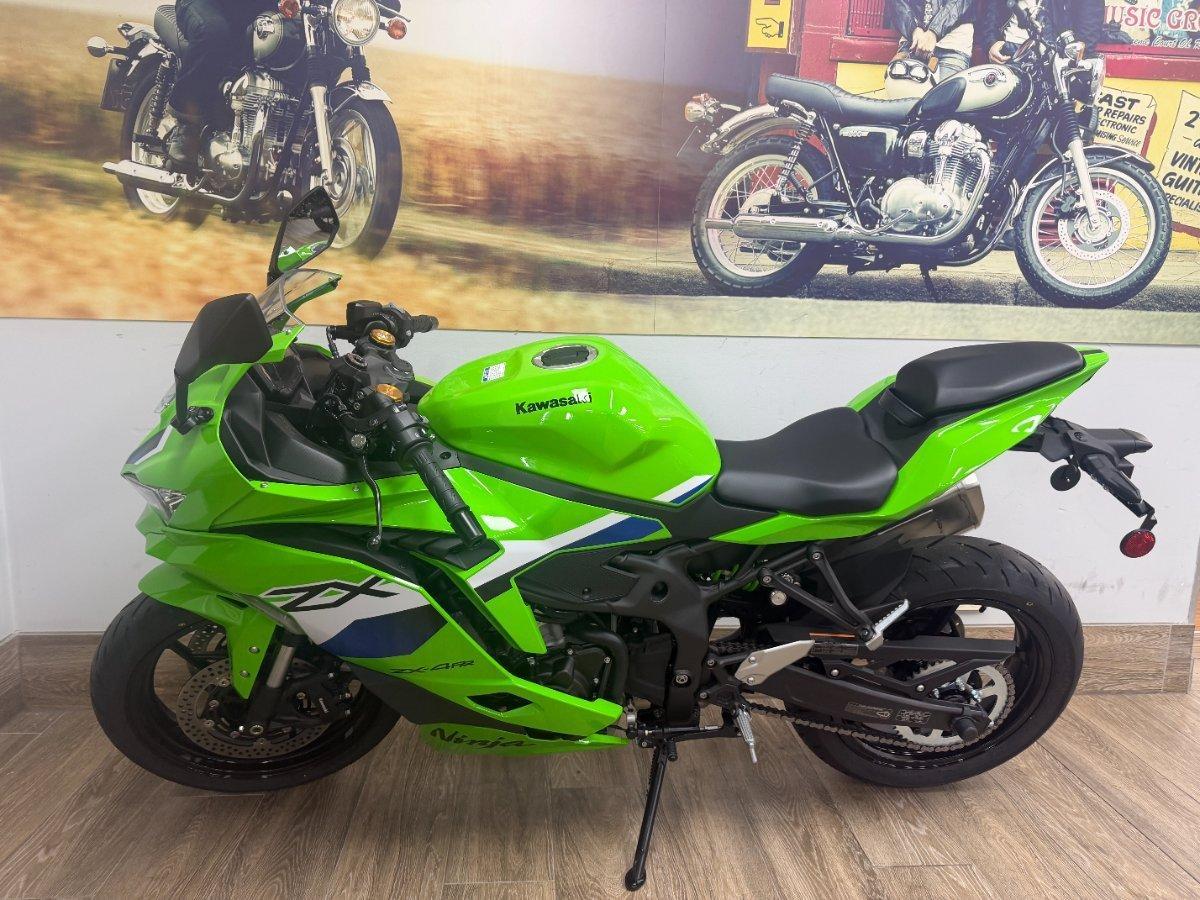 2026 KAWASAKI NINJA 400 ZX-4RR KRT SPORTS
