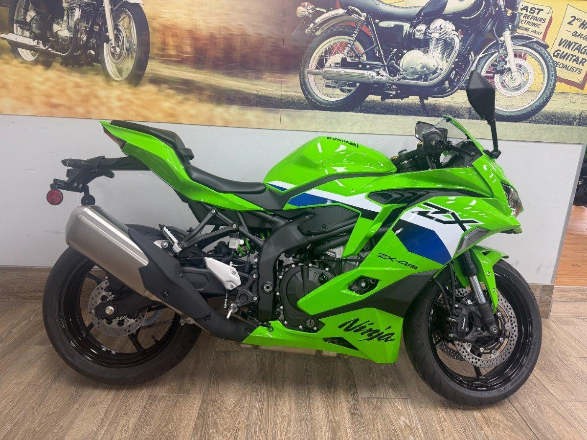 2026 KAWASAKI NINJA 400 ZX-4RR KRT SPORTS