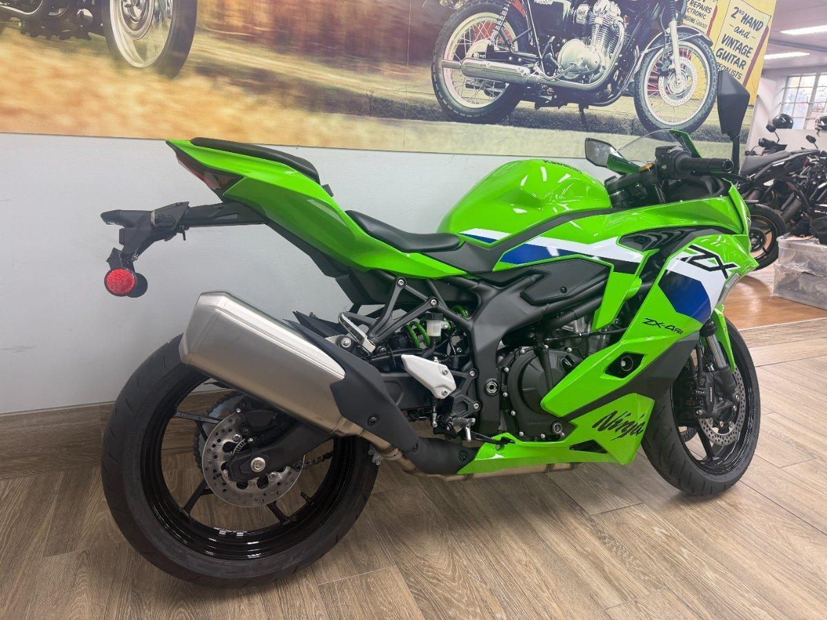 2026 KAWASAKI NINJA 400 ZX-4RR KRT SPORTS