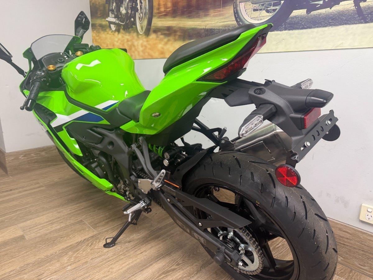 2026 KAWASAKI NINJA 400 ZX-4RR KRT SPORTS