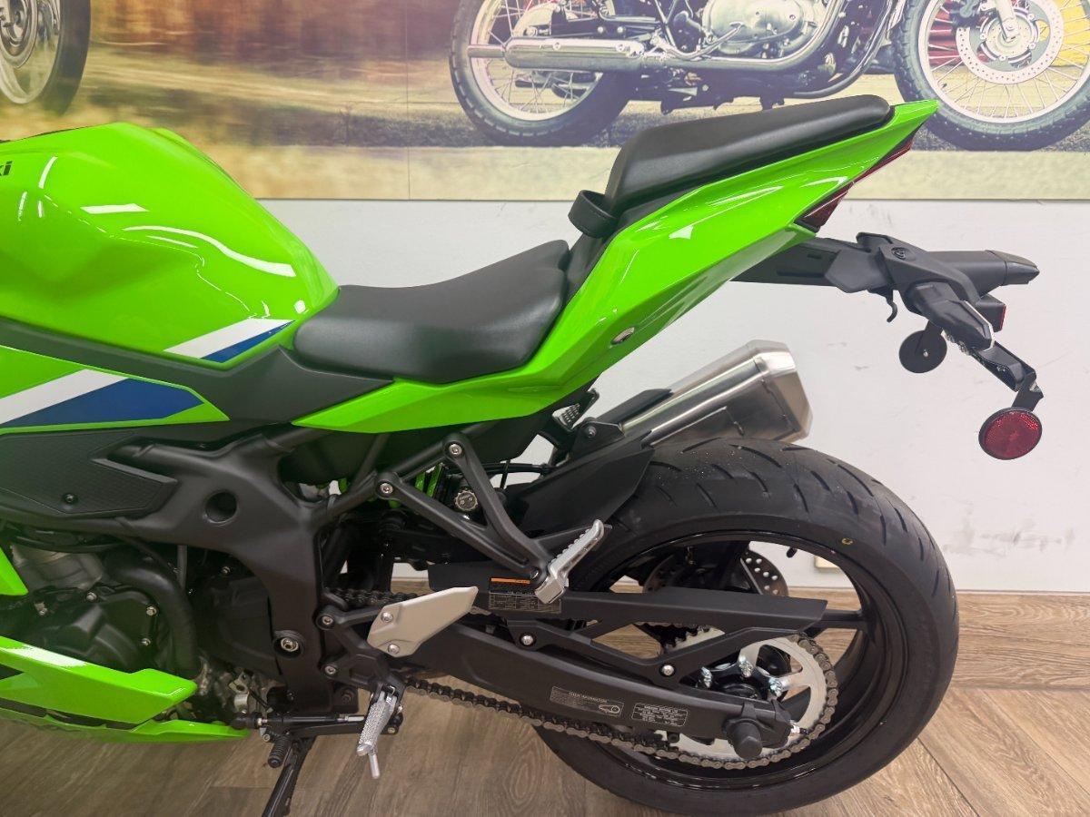 2026 KAWASAKI NINJA 400 ZX-4RR KRT SPORTS