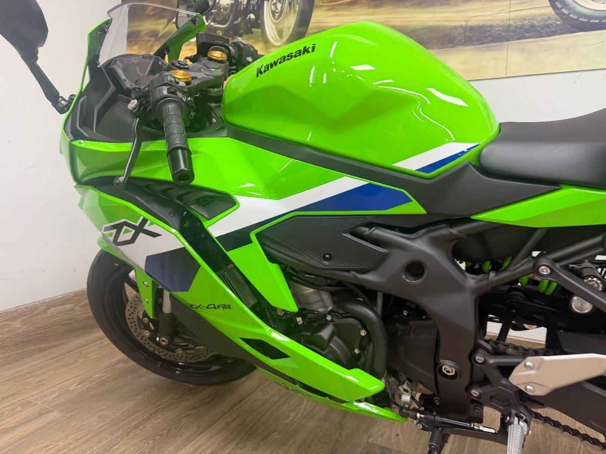 2026 KAWASAKI NINJA 400 ZX-4RR KRT SPORTS