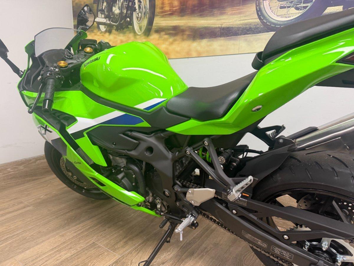 2026 KAWASAKI NINJA 400 ZX-4RR KRT SPORTS