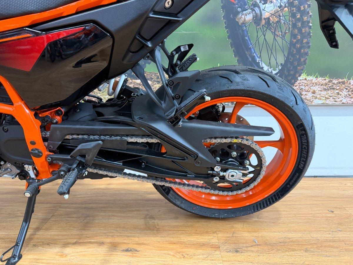 2025 KTM 390 DUKE ROAD