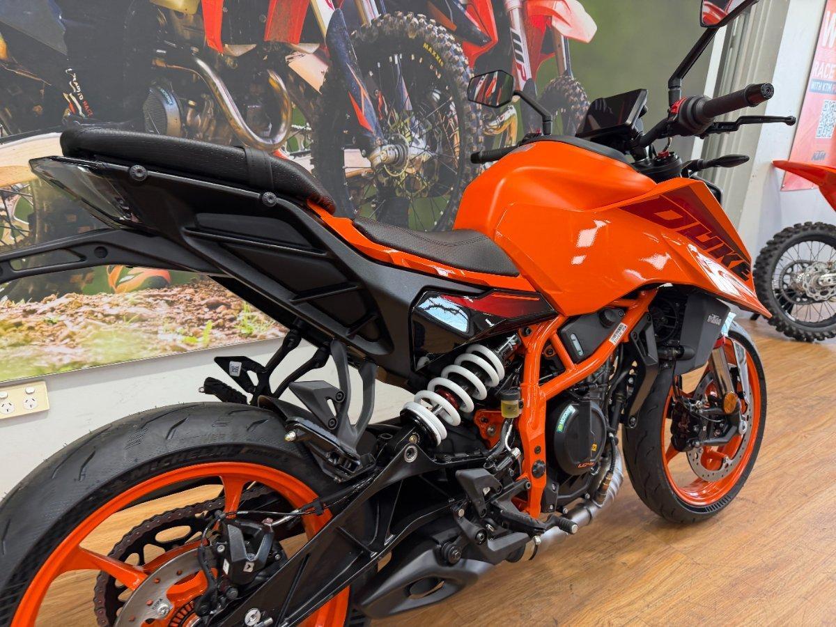 2025 KTM 390 DUKE ROAD