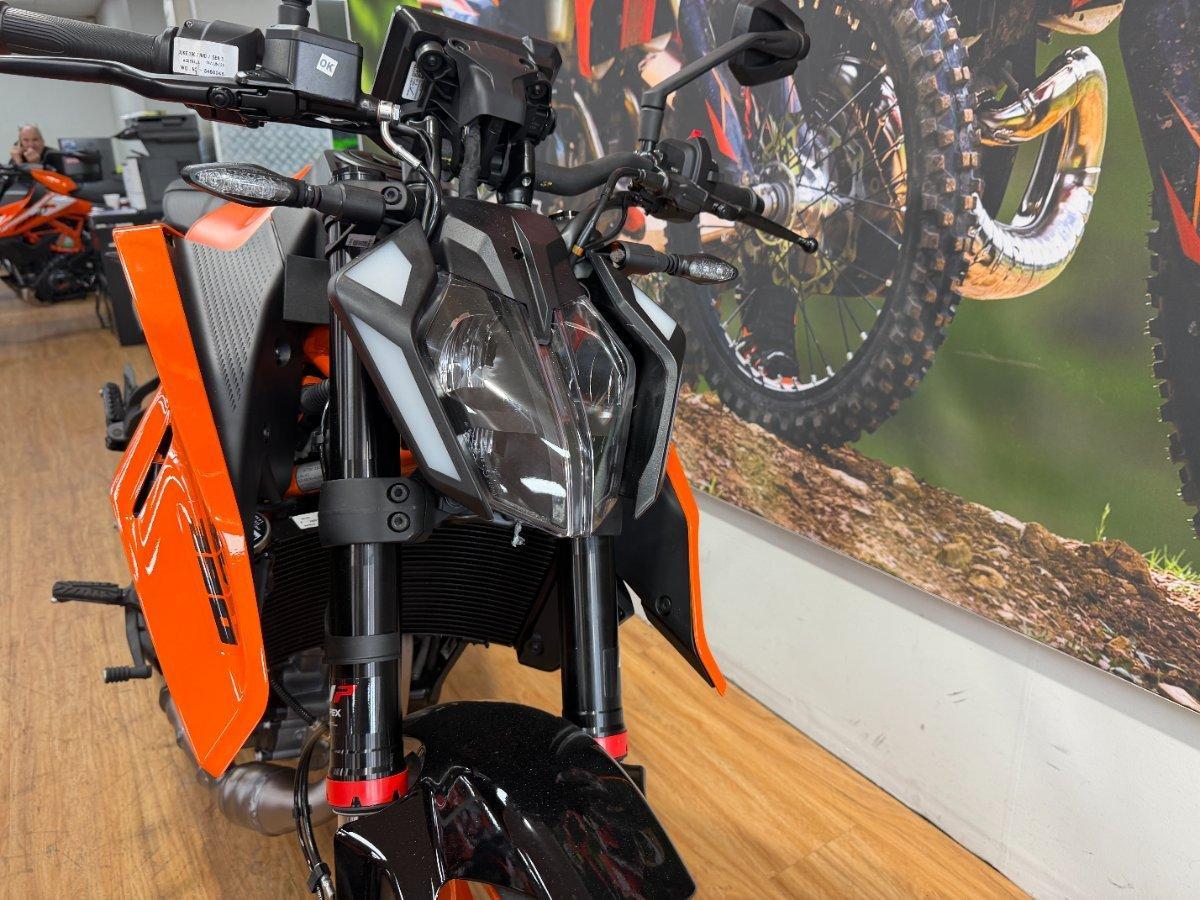 2025 KTM 390 DUKE ROAD