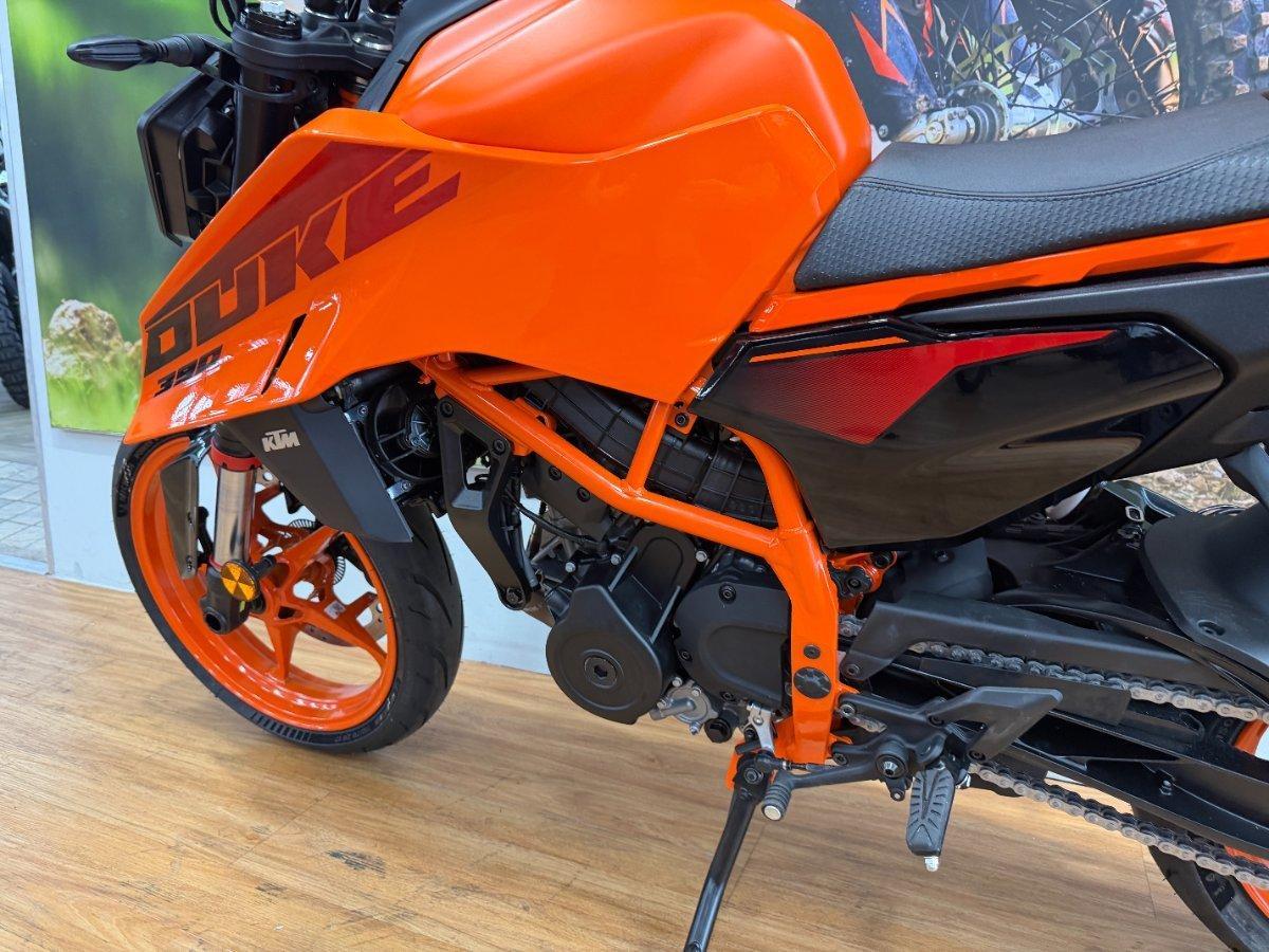 2025 KTM 390 DUKE ROAD
