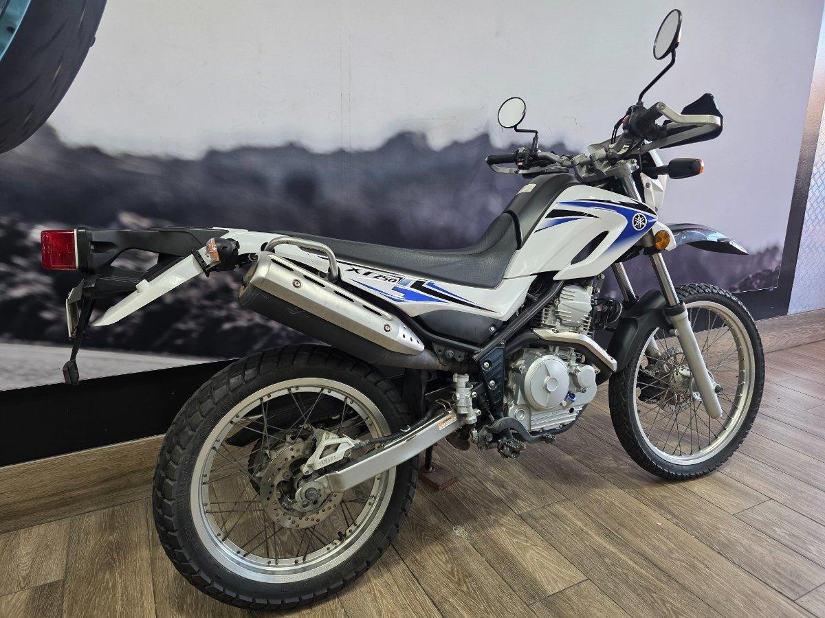 2009 YAMAHA XT250 TRAIL