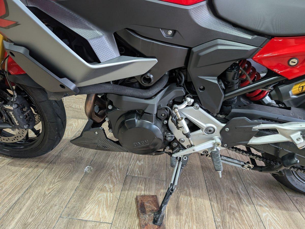 2021 BMW F 900 XR ROAD