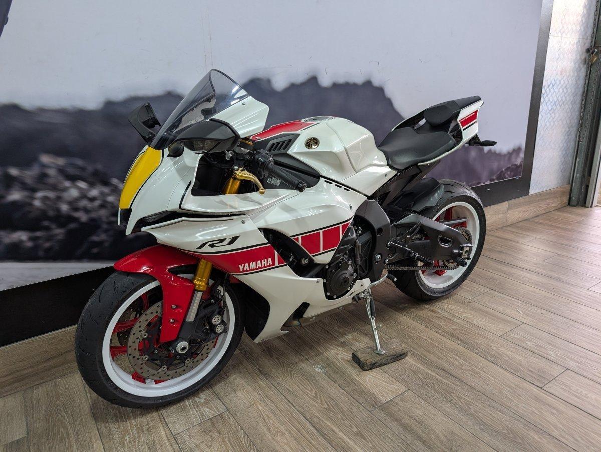 2026 YAMAHA YZF-R1 SPORTS