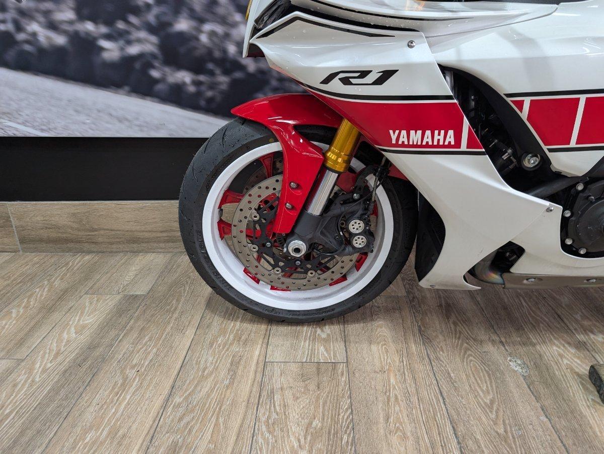 2026 YAMAHA YZF-R1 SPORTS