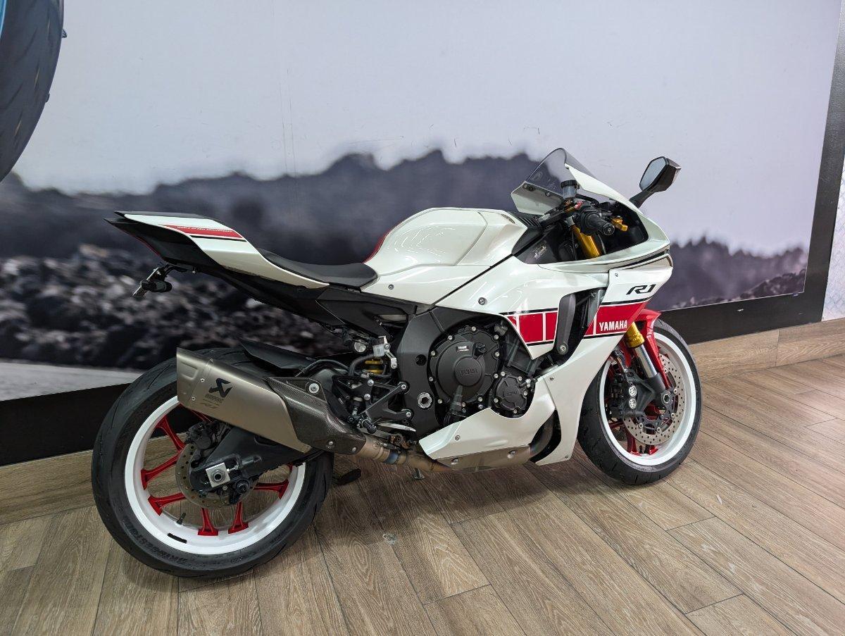 2026 YAMAHA YZF-R1 SPORTS