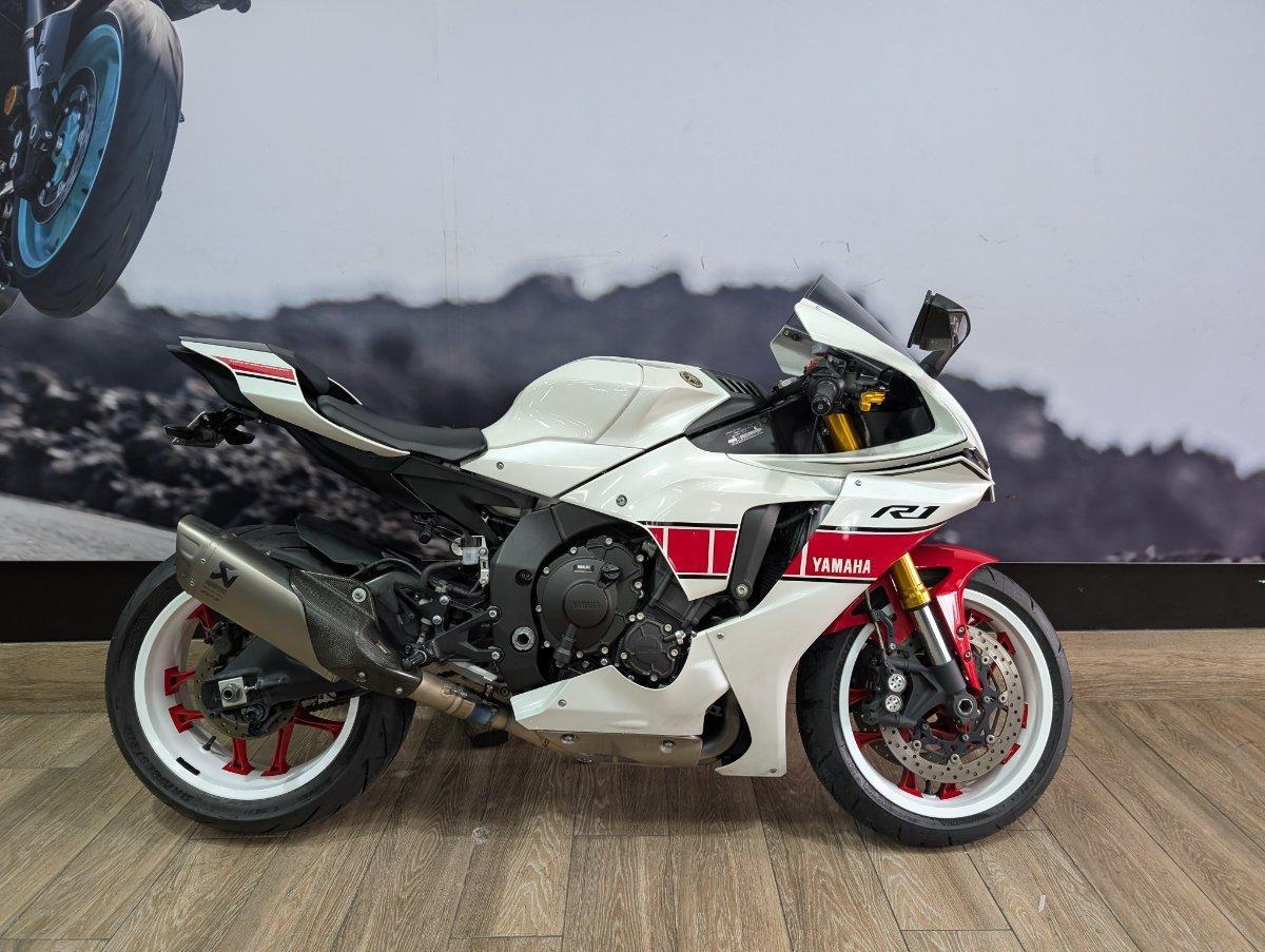 2026 YAMAHA YZF-R1 SPORTS