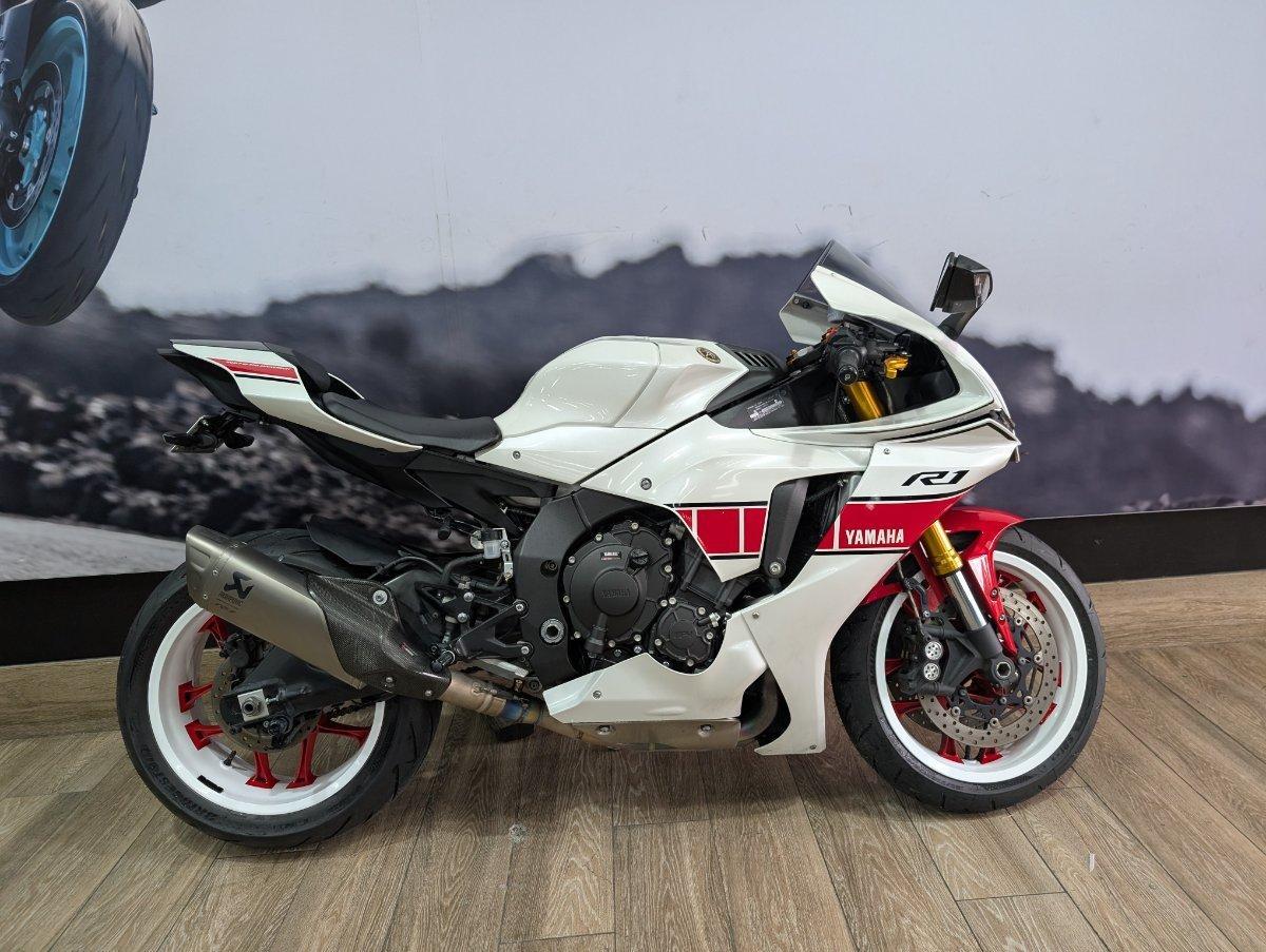 2026 YAMAHA YZF-R1 SPORTS