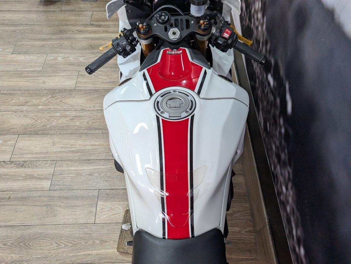 2026 YAMAHA YZF-R1 SPORTS