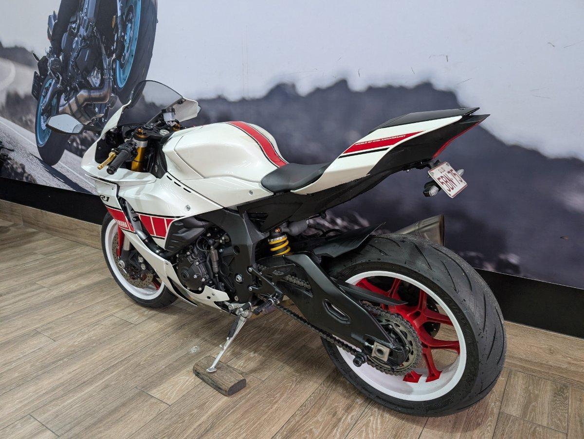 2026 YAMAHA YZF-R1 SPORTS