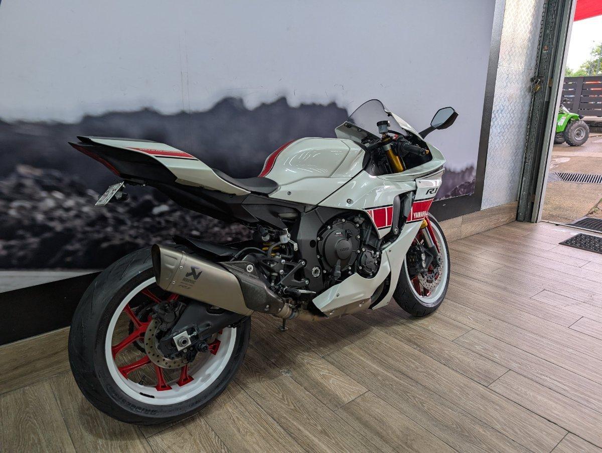 2026 YAMAHA YZF-R1 SPORTS