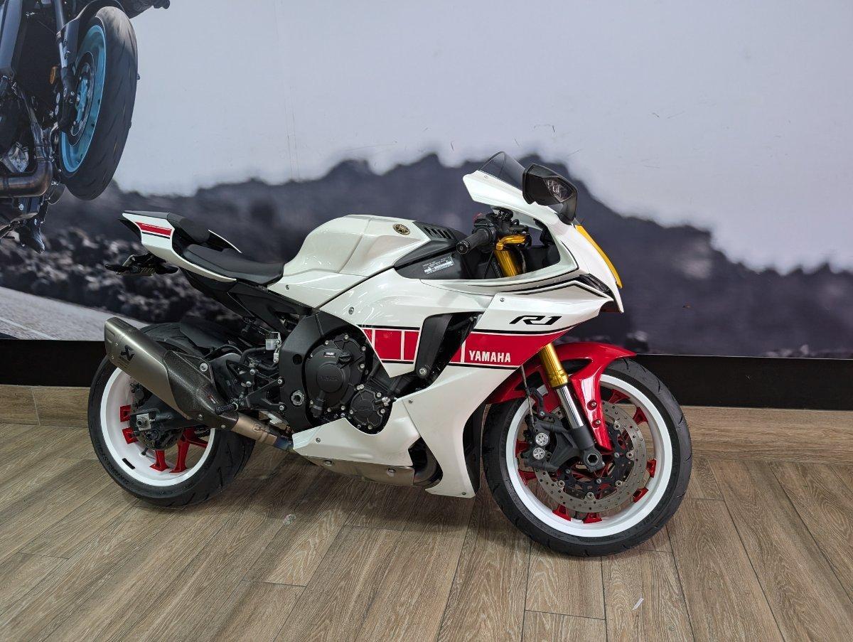 2026 YAMAHA YZF-R1 SPORTS