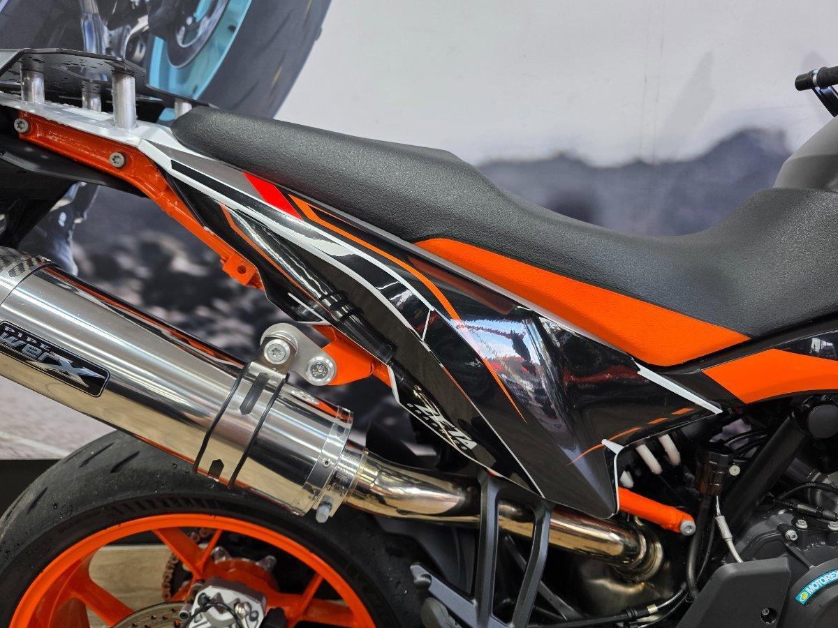 2023 KTM 890 SM-T SPORTS