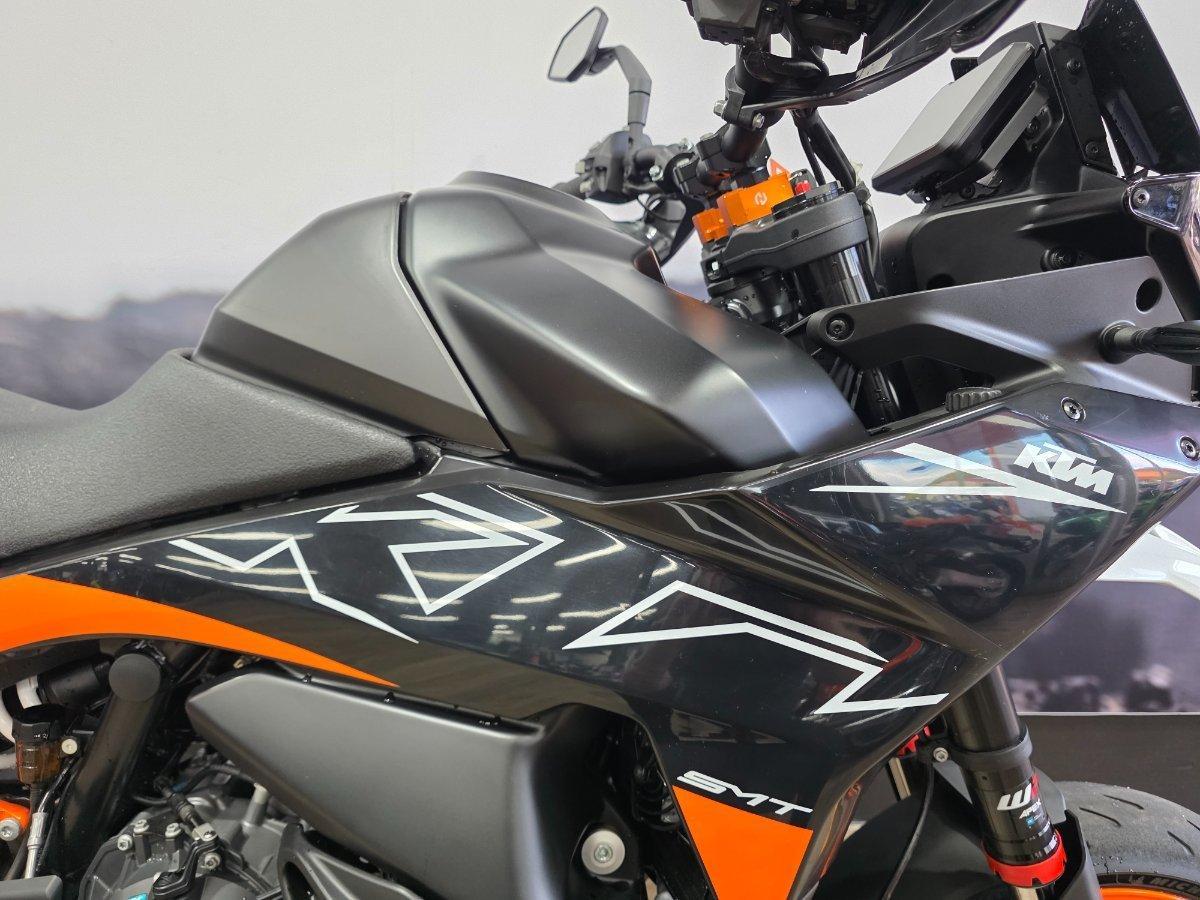 2023 KTM 890 SM-T SPORTS