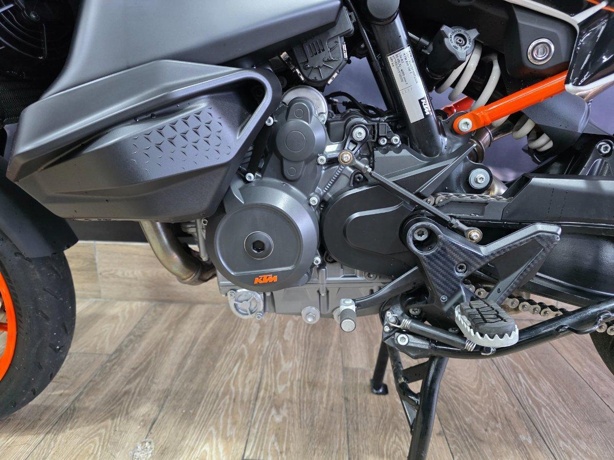 2023 KTM 890 SM-T SPORTS