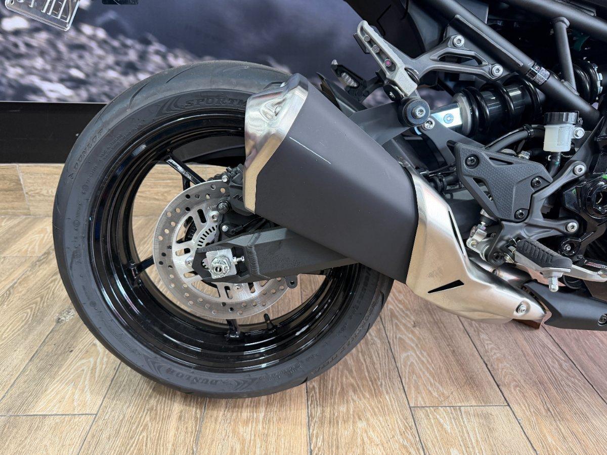 2026 KAWASAKI Z900 (ZR900) SPORTS