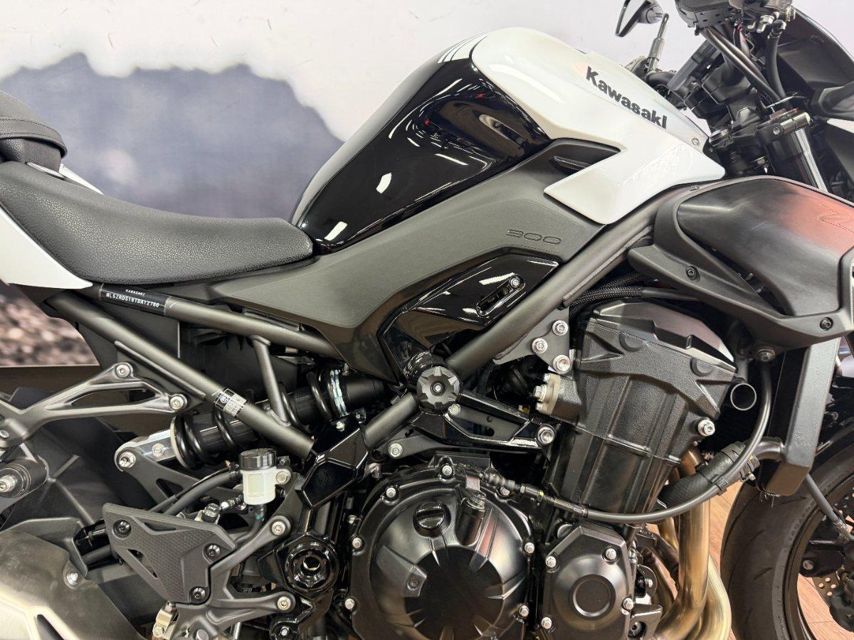 2026 KAWASAKI Z900 (ZR900) SPORTS