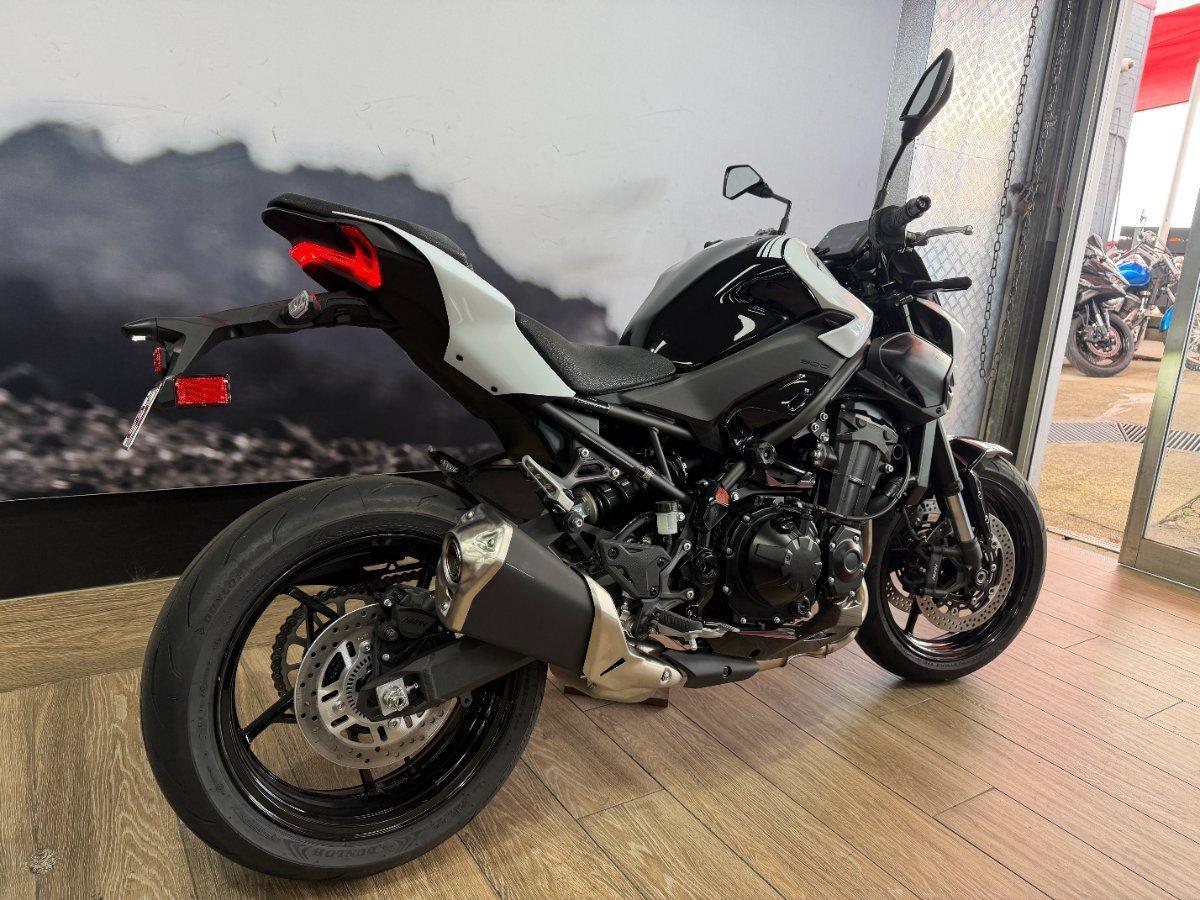 2026 KAWASAKI Z900 (ZR900) SPORTS