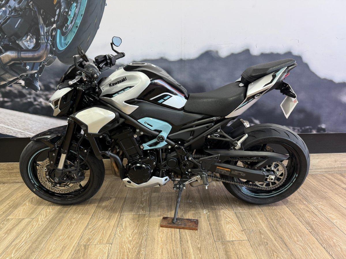 2025 KAWASAKI Z900 (ZR900) SPORTS