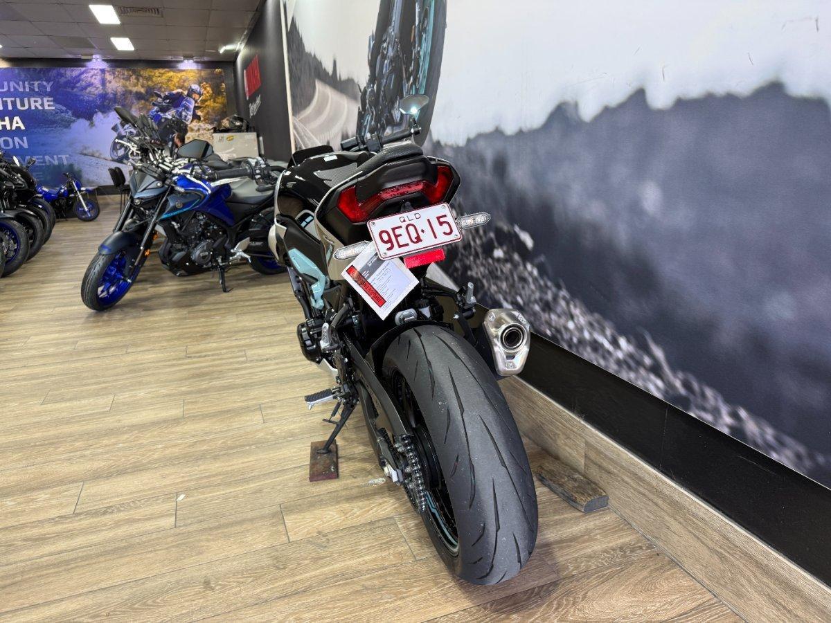 2025 KAWASAKI Z900 (ZR900) SPORTS