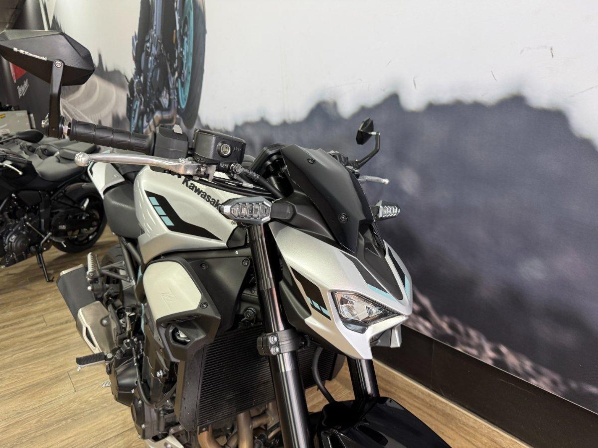 2025 KAWASAKI Z900 (ZR900) SPORTS
