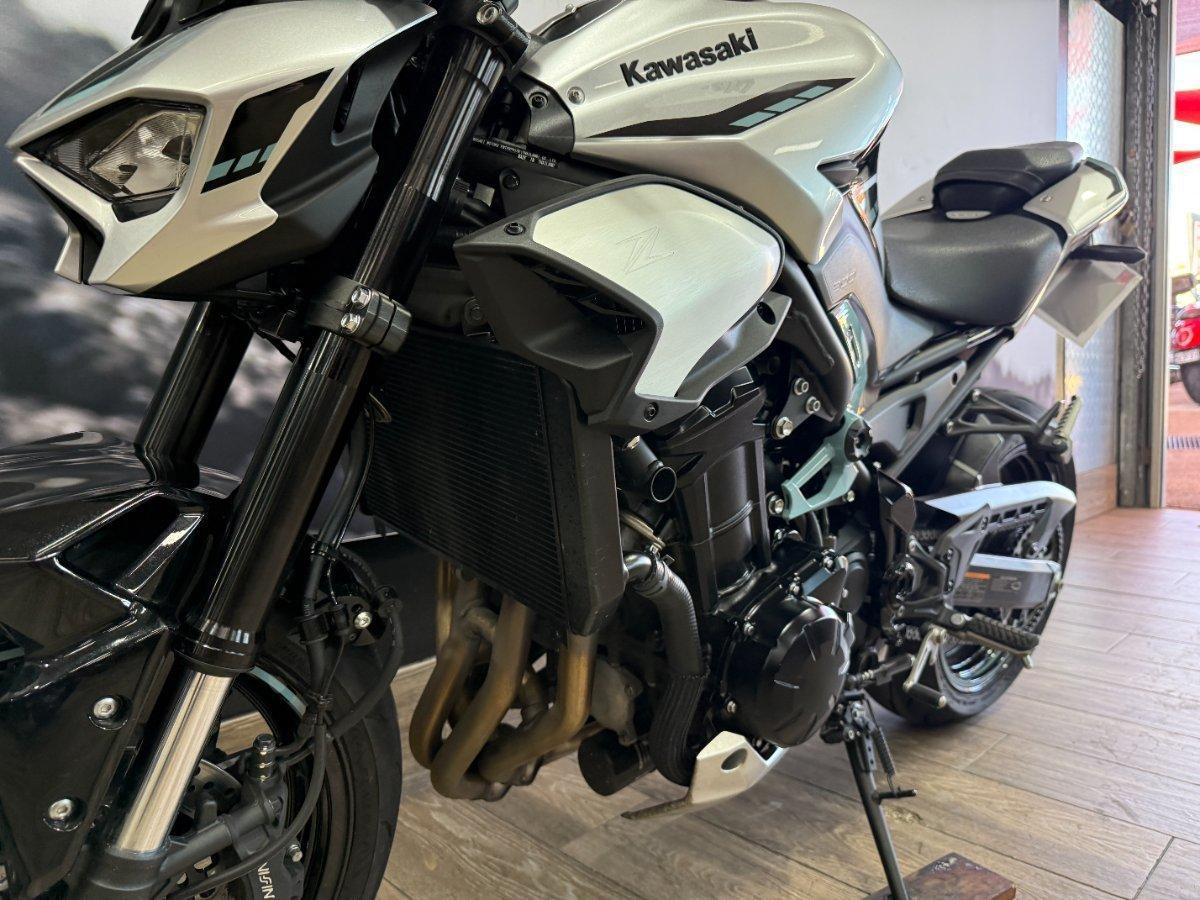 2025 KAWASAKI Z900 (ZR900) SPORTS