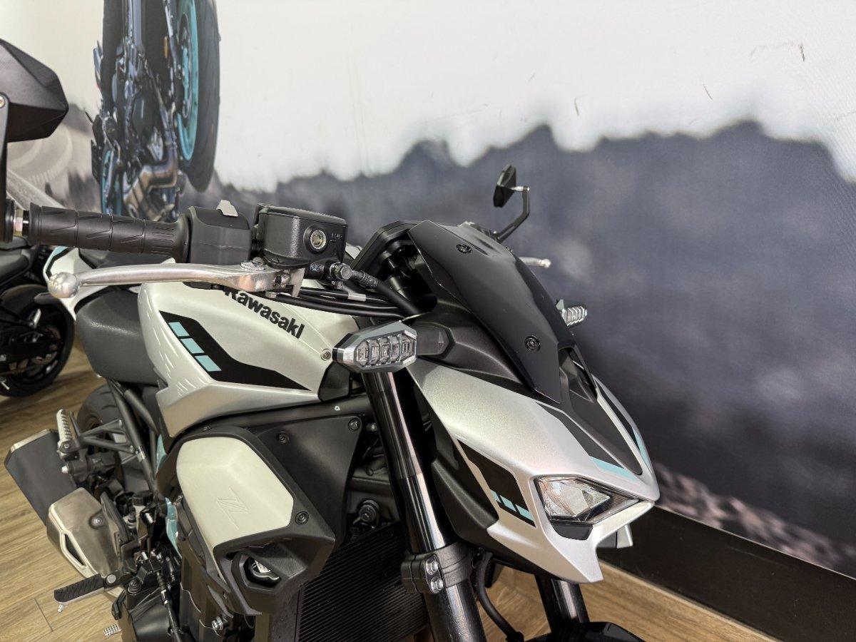 2025 KAWASAKI Z900 (ZR900) SPORTS