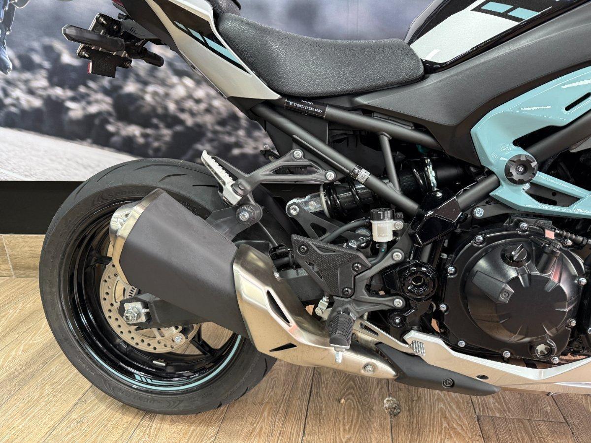 2025 KAWASAKI Z900 (ZR900) SPORTS