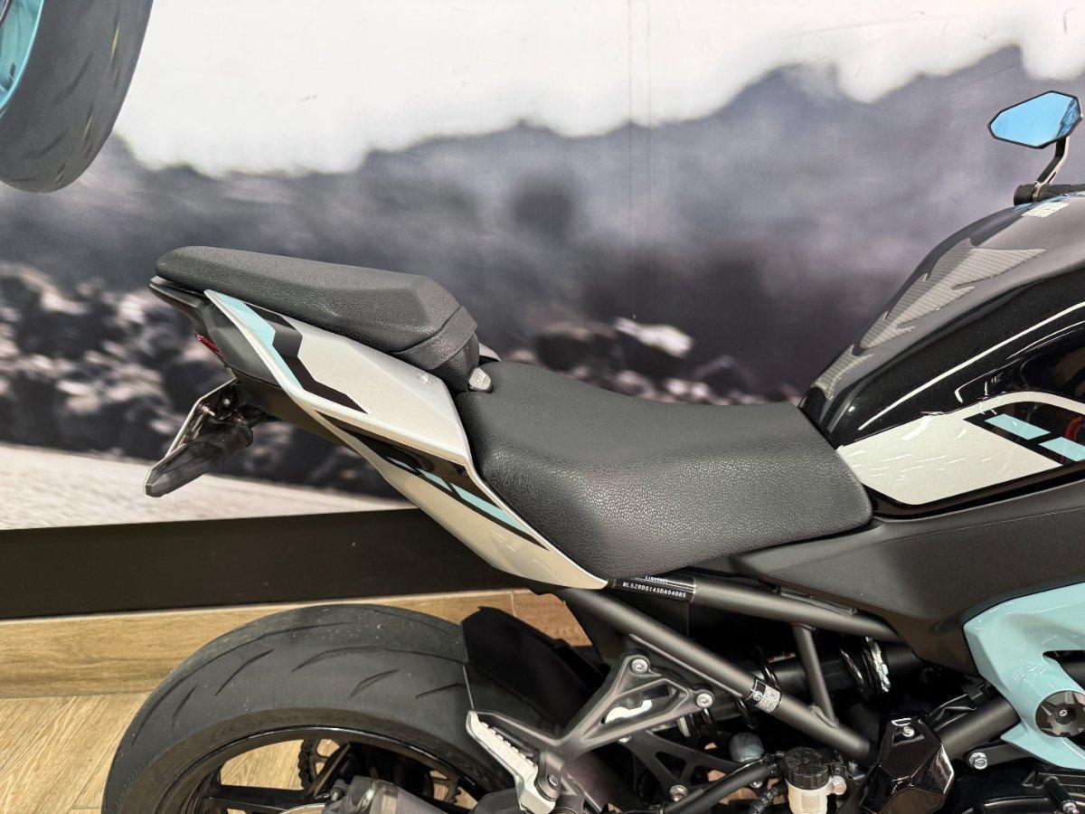 2025 KAWASAKI Z900 (ZR900) SPORTS