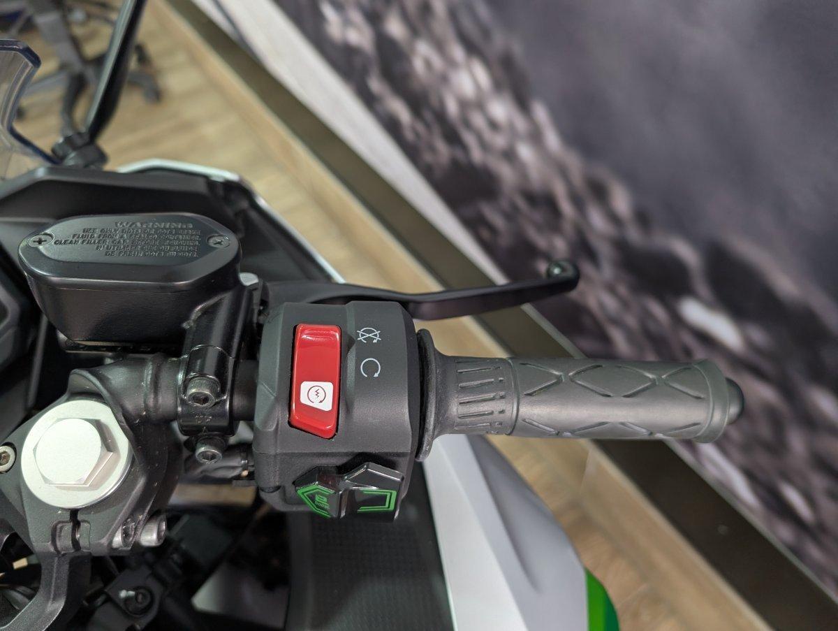 2025 KAWASAKI NINJA e-1 SPORTS