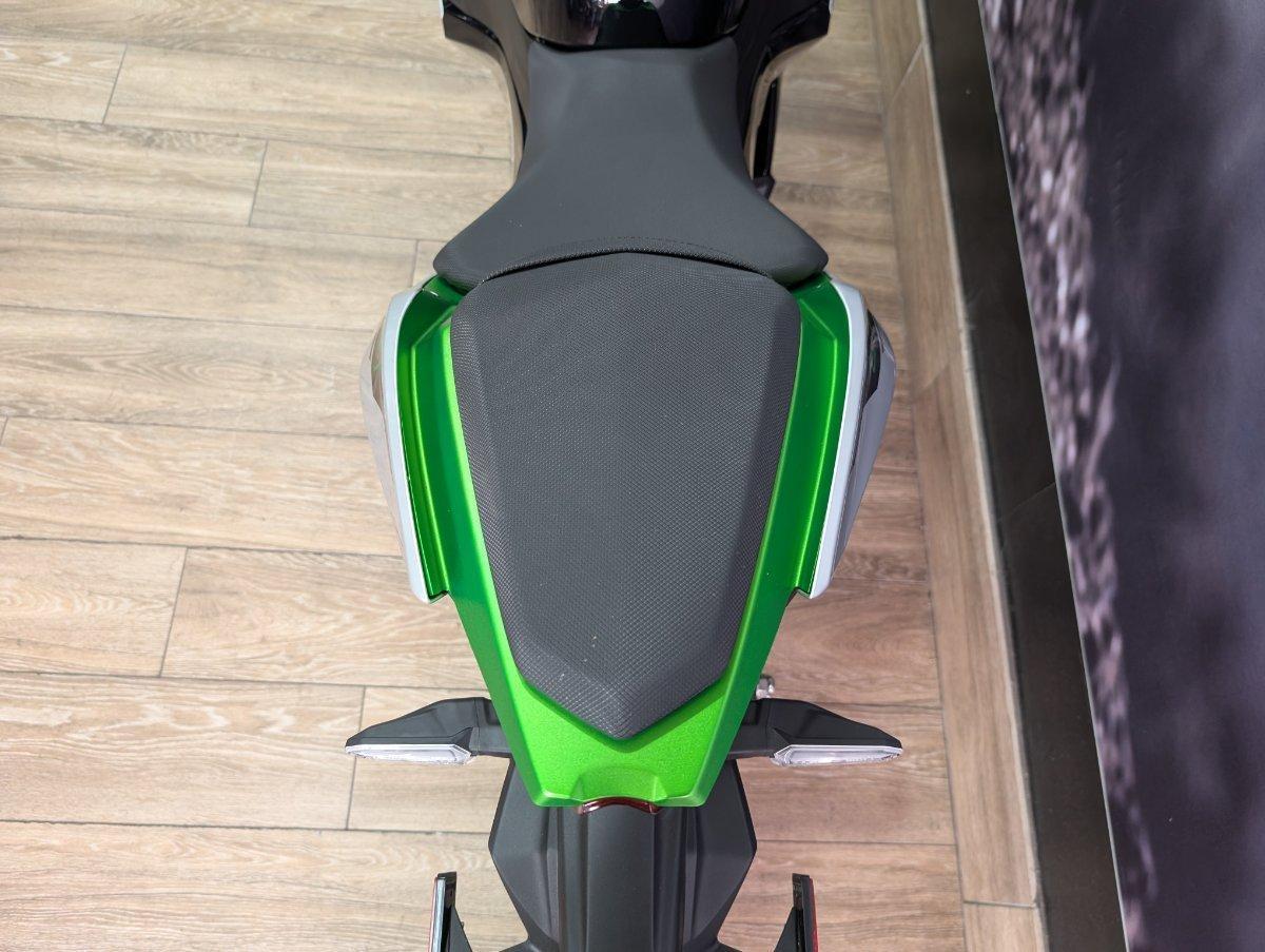 2025 KAWASAKI NINJA e-1 SPORTS