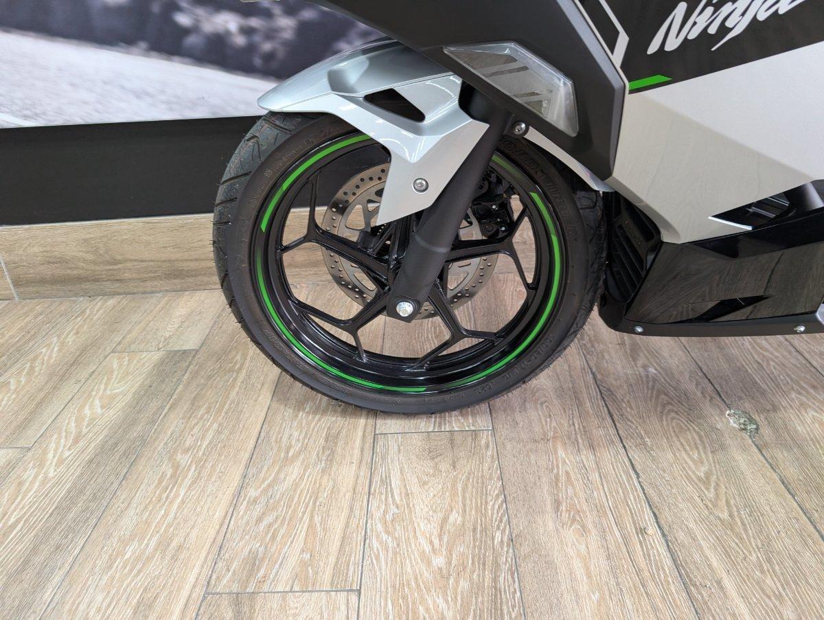 2025 KAWASAKI NINJA e-1 SPORTS