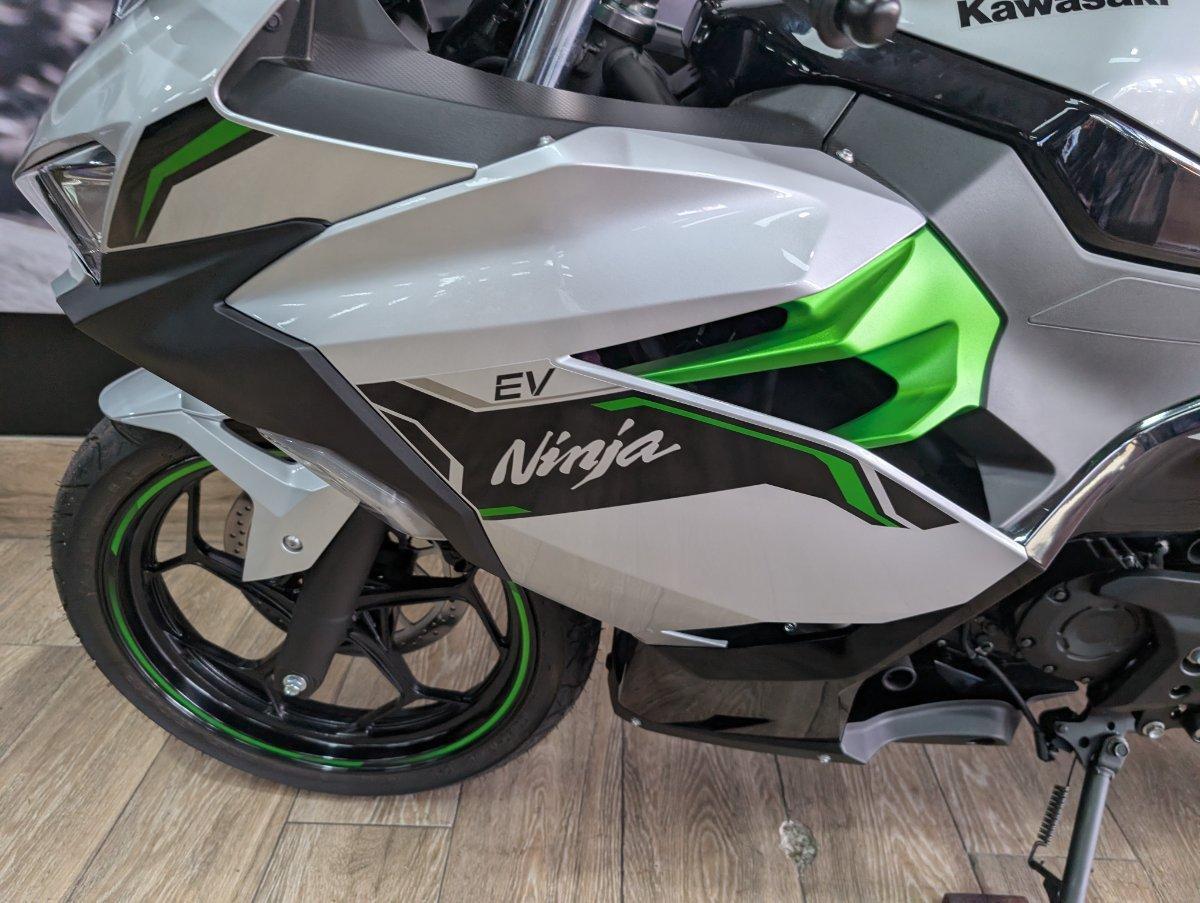 2025 KAWASAKI NINJA e-1 SPORTS