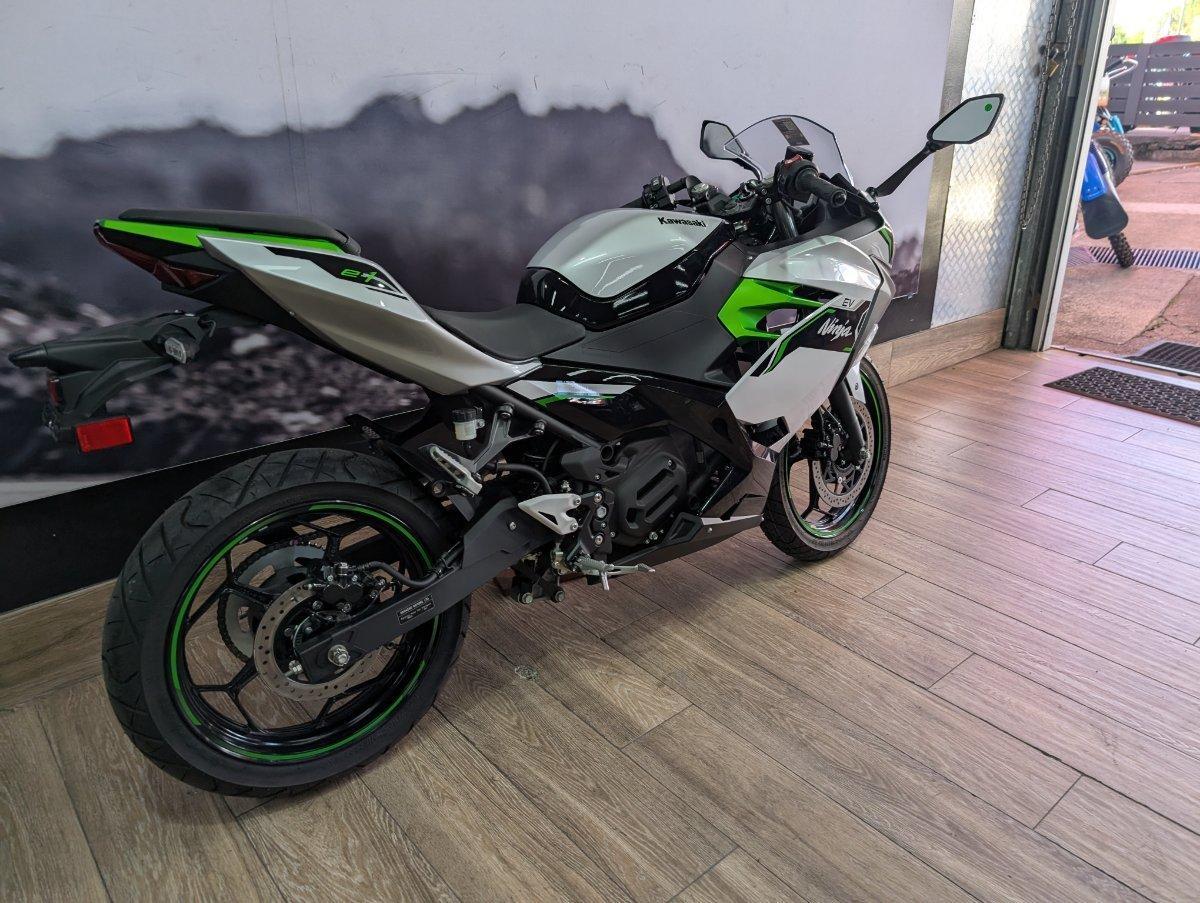 2025 KAWASAKI NINJA e-1 SPORTS