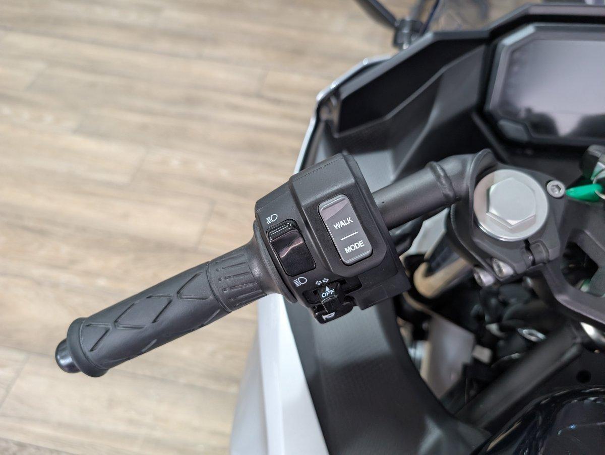 2025 KAWASAKI NINJA e-1 SPORTS
