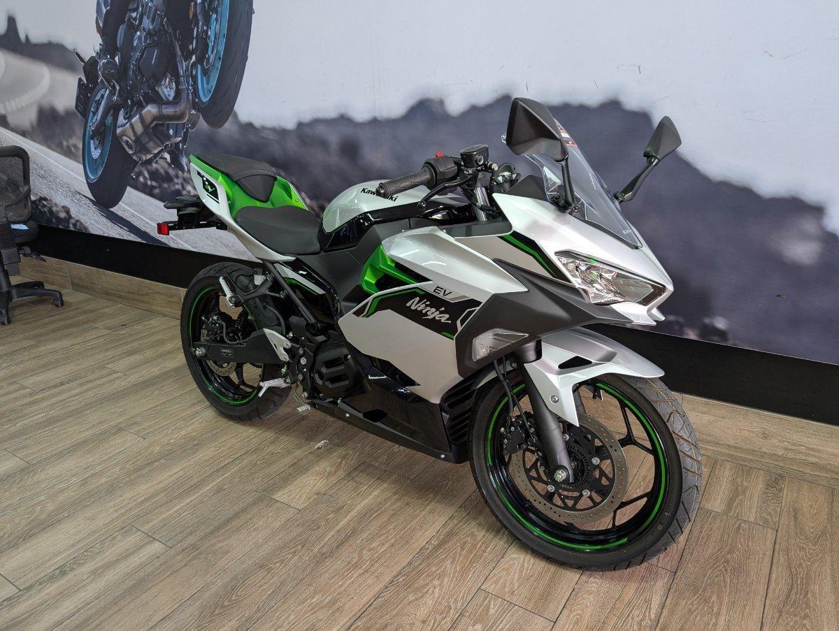 2025 KAWASAKI NINJA e-1 SPORTS