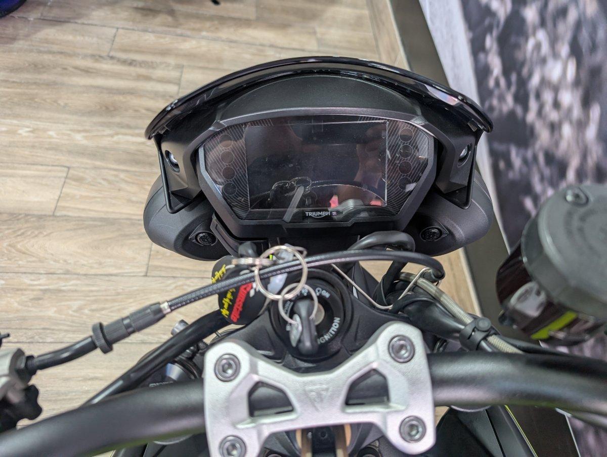 2022 TRIUMPH STREET TRIPLE RS ROAD