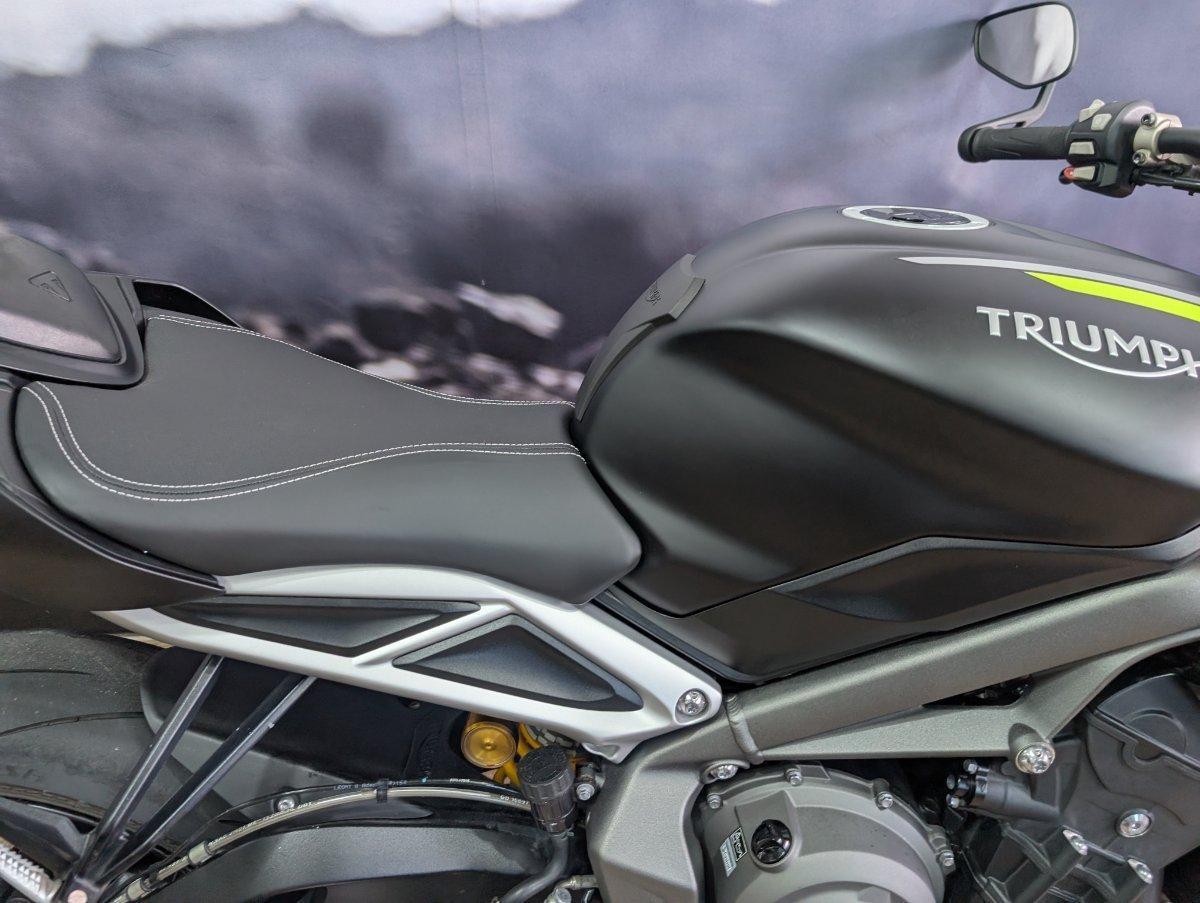 2022 TRIUMPH STREET TRIPLE RS ROAD