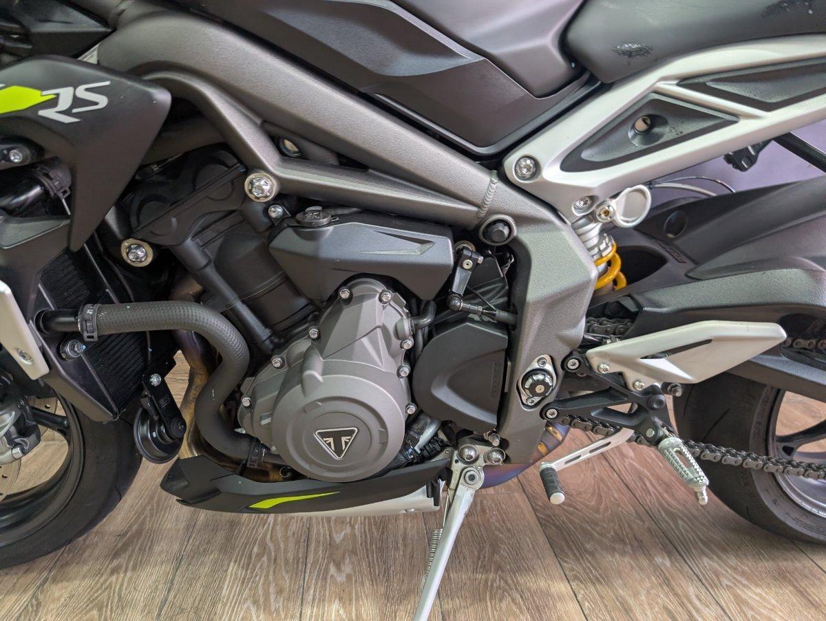 2022 TRIUMPH STREET TRIPLE RS ROAD