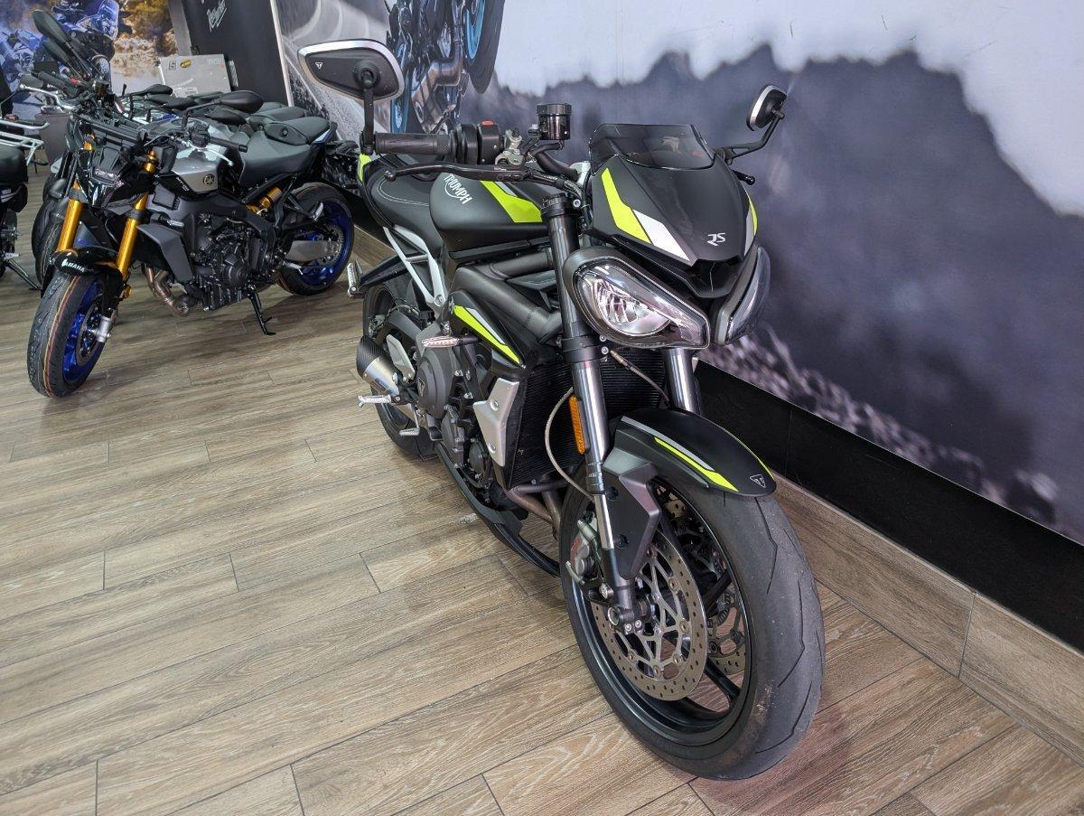 2022 TRIUMPH STREET TRIPLE RS ROAD