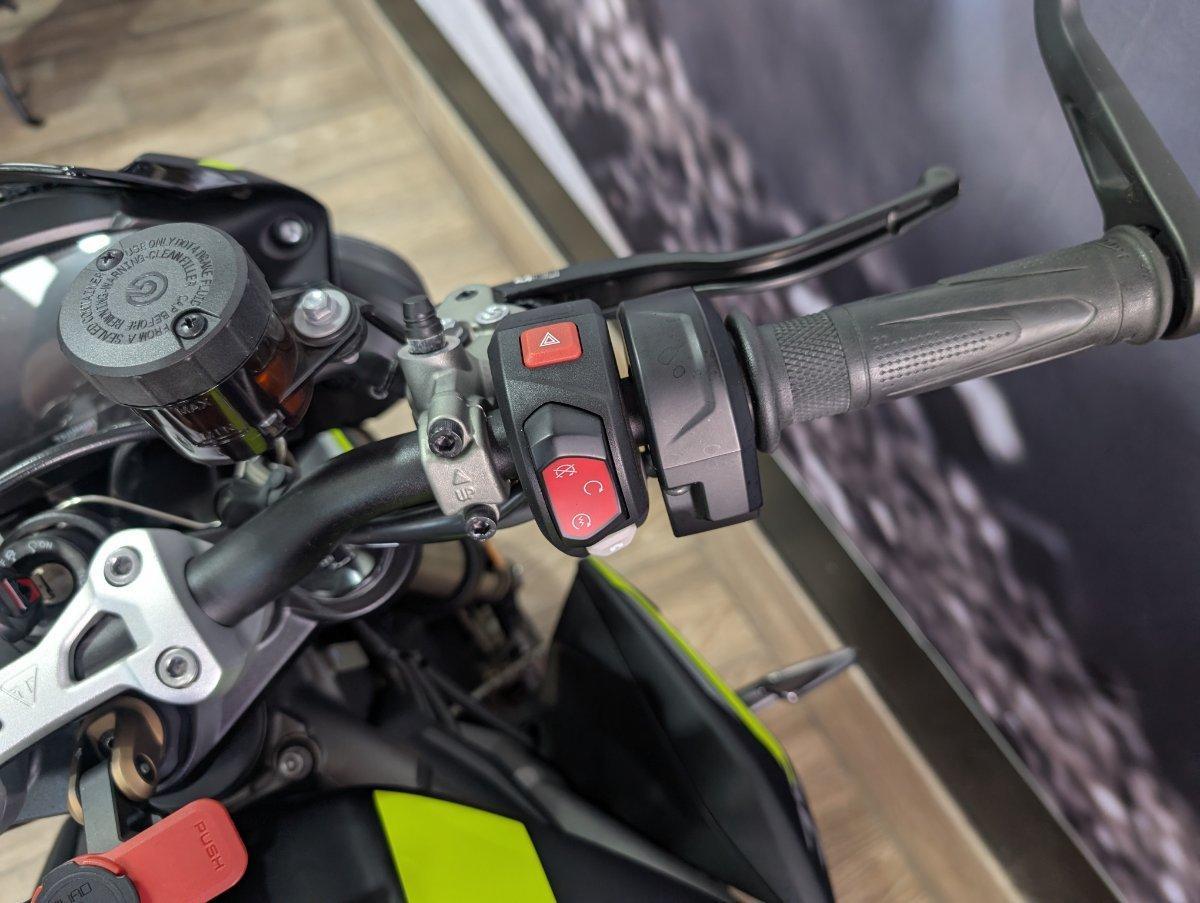 2022 TRIUMPH STREET TRIPLE RS ROAD