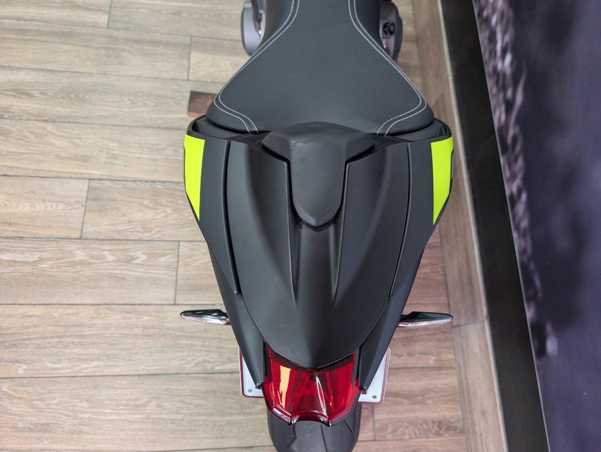2022 TRIUMPH STREET TRIPLE RS ROAD